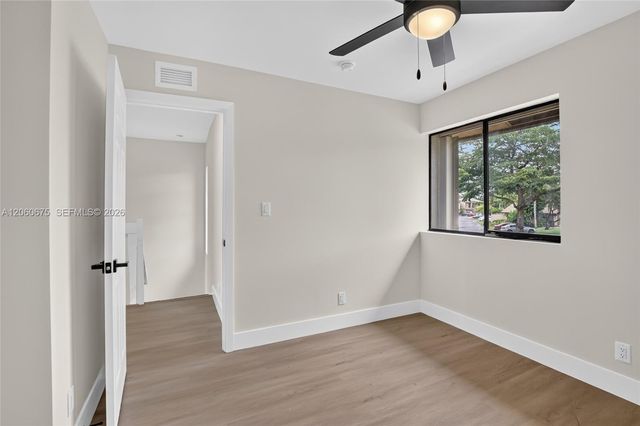 9575 NW 38th Pl, Sunrise, FL 33351