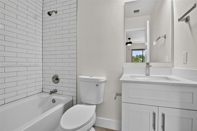 9575 NW 38th Pl, Sunrise, FL 33351
