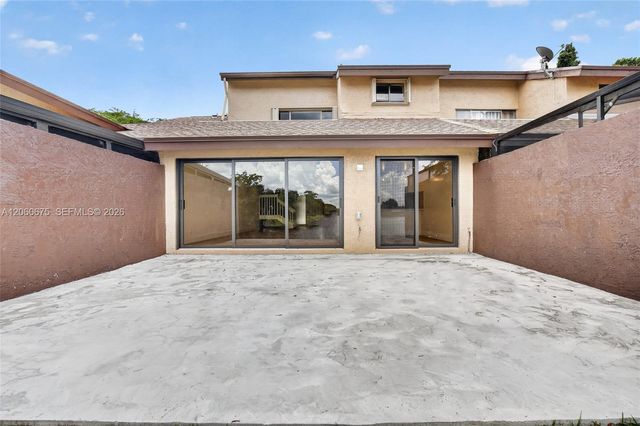 9575 NW 38th Pl, Sunrise, FL 33351