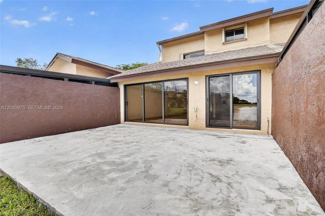 9575 NW 38th Pl, Sunrise, FL 33351