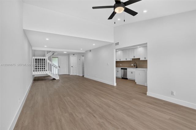 9575 NW 38th Pl, Sunrise, FL 33351