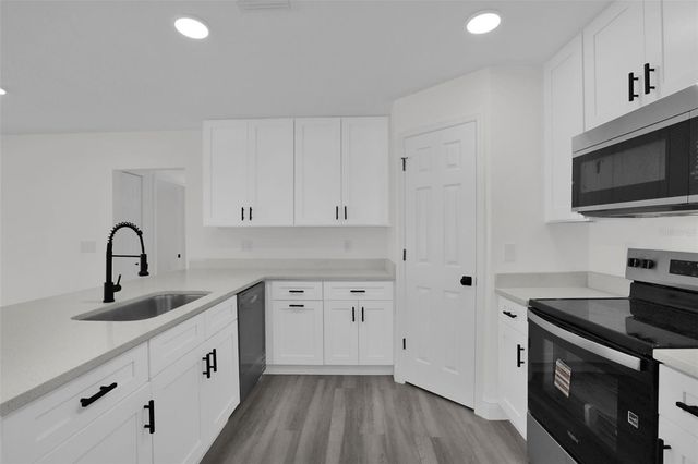 1704 W 15TH STREET, Sanford, FL 32771