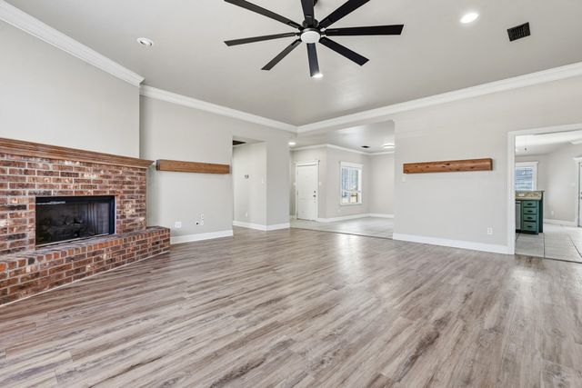 8202 Clinton Avenue, Lubbock, TX 79424