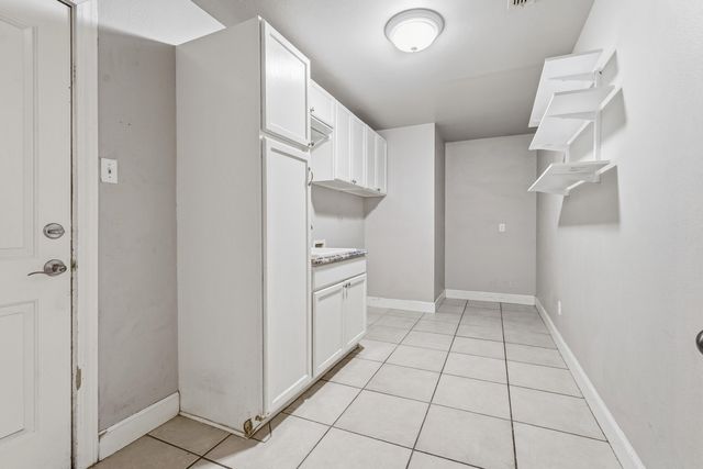 8202 Clinton Avenue, Lubbock, TX 79424