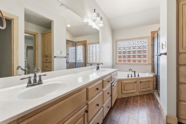 8202 Clinton Avenue, Lubbock, TX 79424