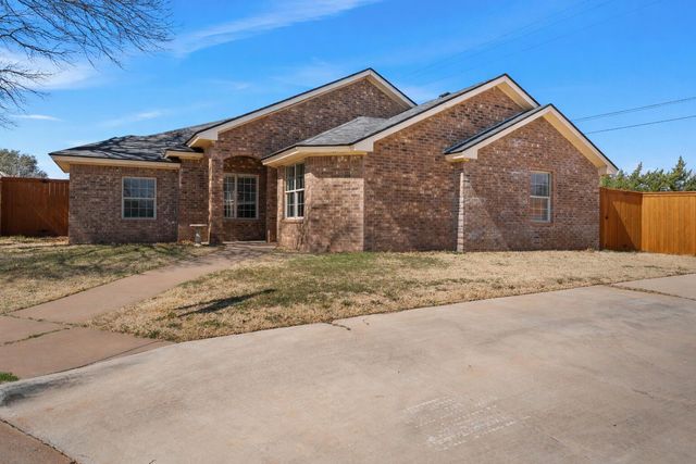 8202 Clinton Avenue, Lubbock, TX 79424