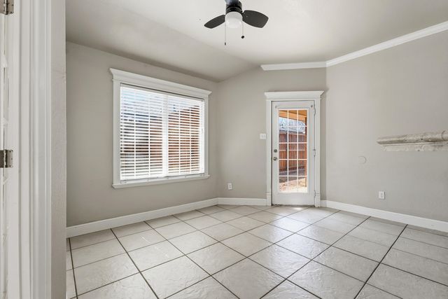 8202 Clinton Avenue, Lubbock, TX 79424