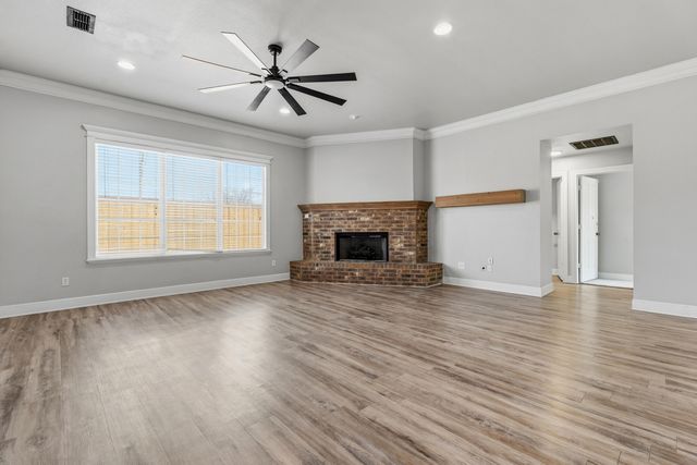 8202 Clinton Avenue, Lubbock, TX 79424