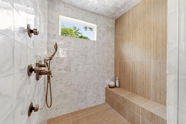 26 Leisure Lane, The Woodlands, TX 77380