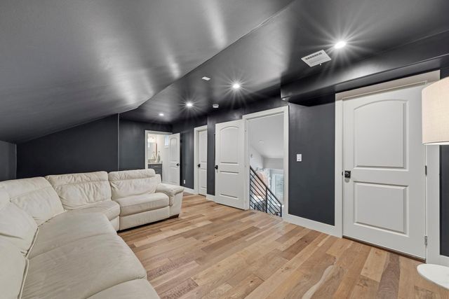 26 Leisure Lane, The Woodlands, TX 77380