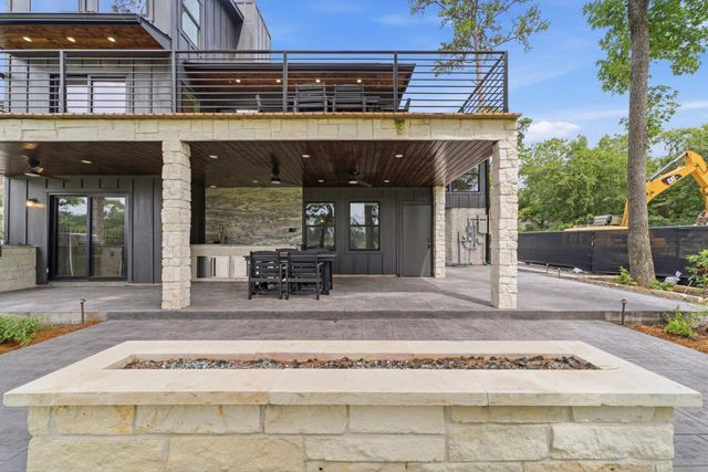 26 Leisure Lane, The Woodlands, TX 77380