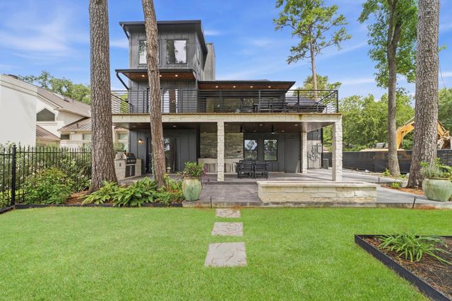 26 Leisure Lane, The Woodlands, TX 77380
