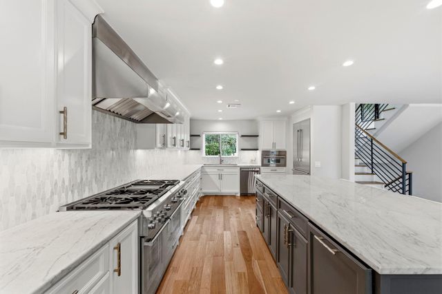 26 Leisure Lane, The Woodlands, TX 77380