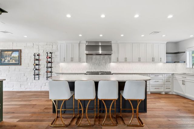 26 Leisure Lane, The Woodlands, TX 77380