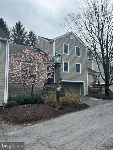 1928 MEADOW LN, Wyomissing, PA 19610