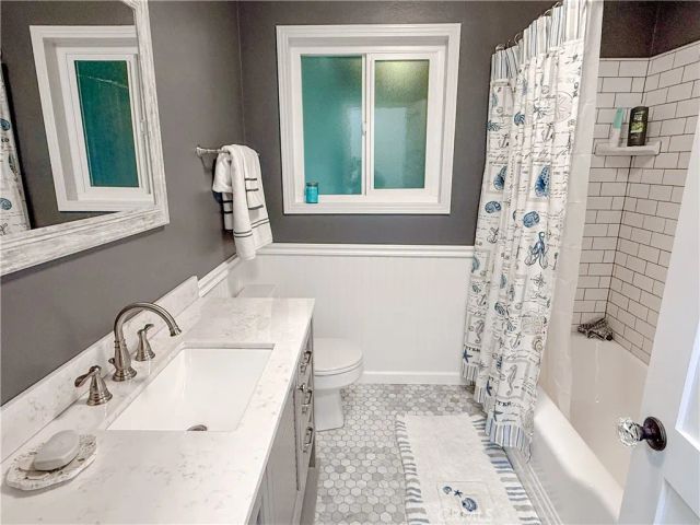 2410 Langton Street, Cambria, CA 93428