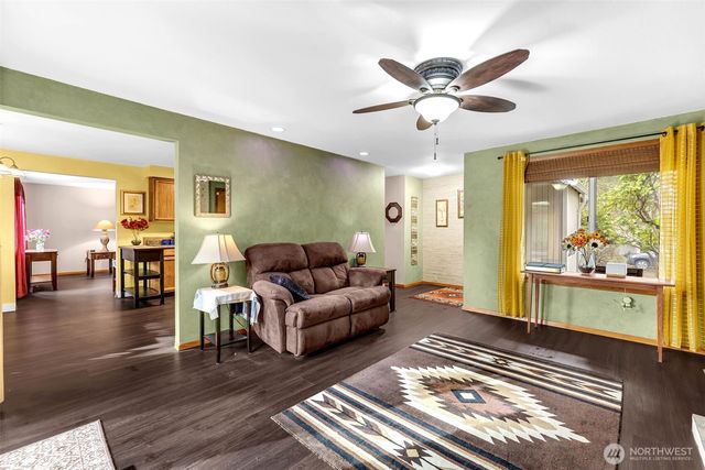 15005 NE 48th Street NE, Vancouver, WA 98682