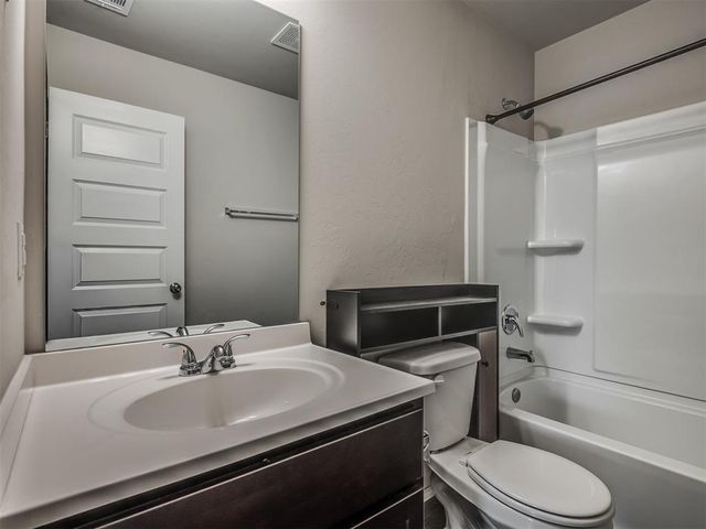 11605 NW 95th Street, Yukon, OK 73099