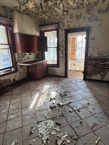 927 W 53rd Place, Chicago, IL 60609