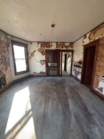 927 W 53rd Place, Chicago, IL 60609