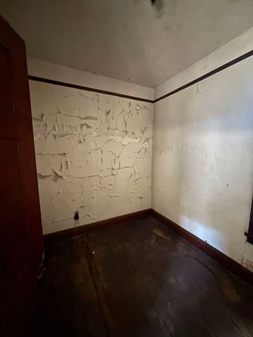 927 W 53rd Place, Chicago, IL 60609