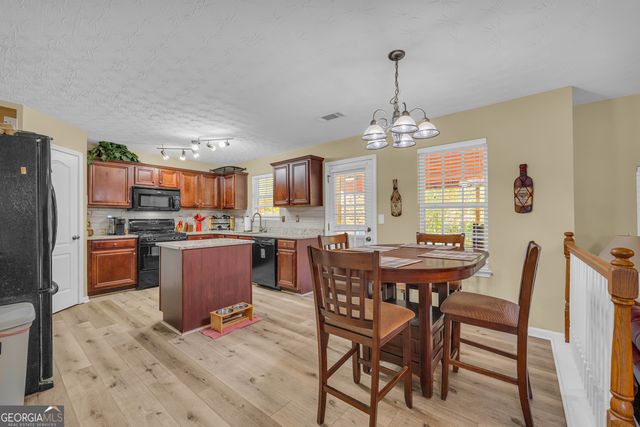 4336 Beaver Pond Court, Loganville, GA 30052