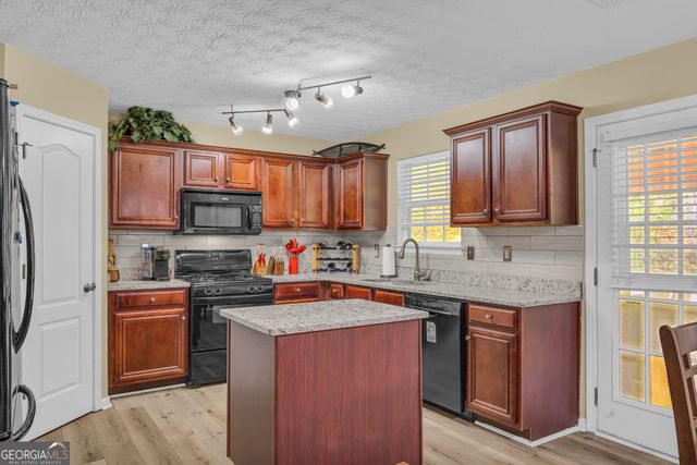 4336 Beaver Pond Court, Loganville, GA 30052