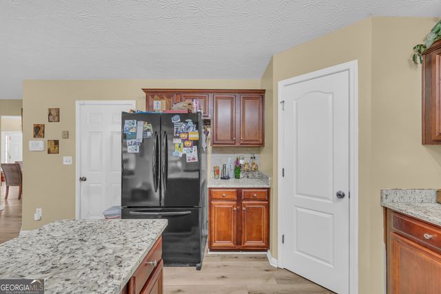 4336 Beaver Pond Court, Loganville, GA 30052