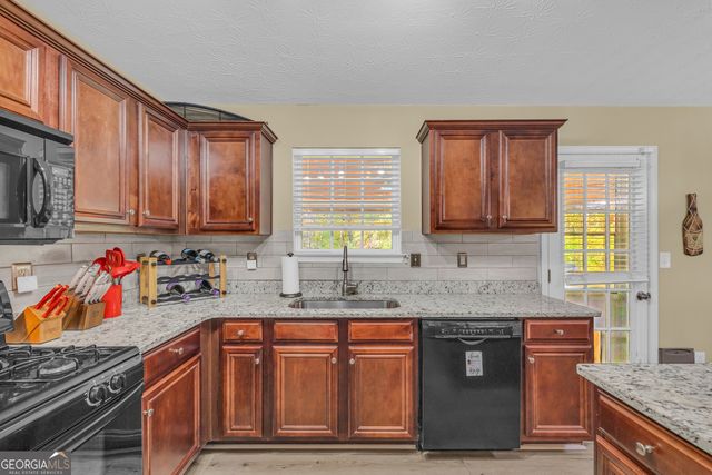 4336 Beaver Pond Court, Loganville, GA 30052
