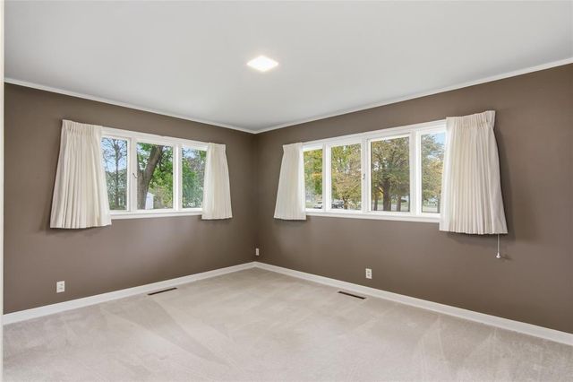 404 W MacArthur Avenue, Eau Claire, WI 54701
