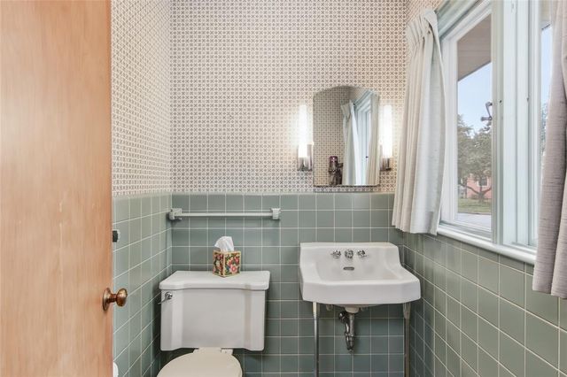 404 W MacArthur Avenue, Eau Claire, WI 54701