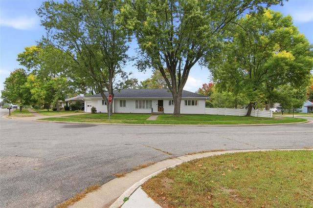 404 W MacArthur Avenue, Eau Claire, WI 54701