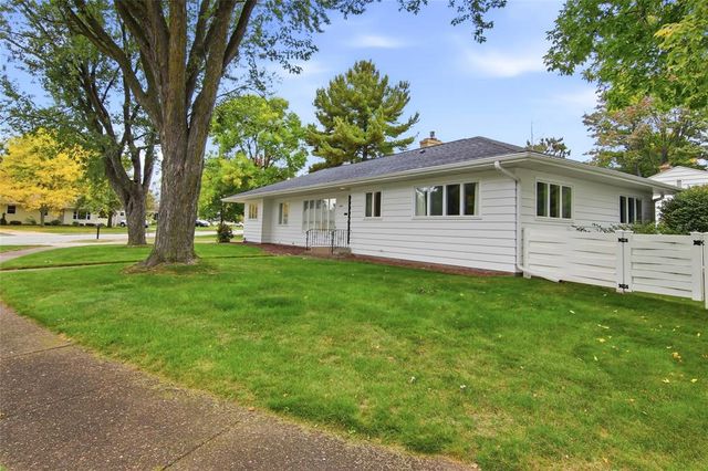 404 W MacArthur Avenue, Eau Claire, WI 54701