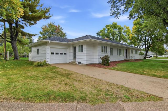 404 W MacArthur Avenue, Eau Claire, WI 54701