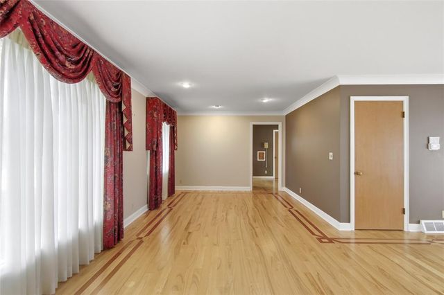 404 W MacArthur Avenue, Eau Claire, WI 54701