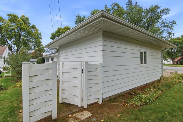 404 W MacArthur Avenue, Eau Claire, WI 54701