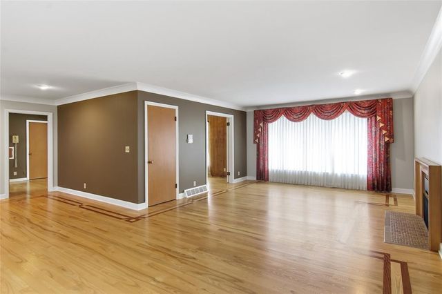 404 W MacArthur Avenue, Eau Claire, WI 54701