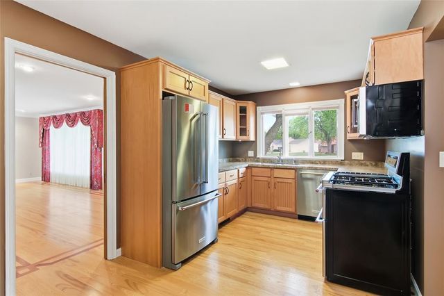 404 W MacArthur Avenue, Eau Claire, WI 54701