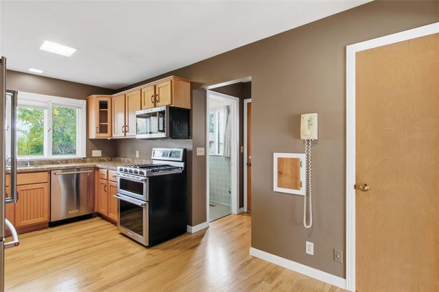 404 W MacArthur Avenue, Eau Claire, WI 54701