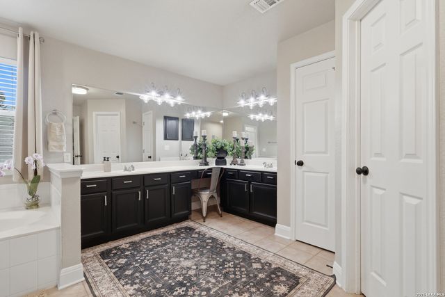 4875 Spreading Oak, Bulverde, TX 78163