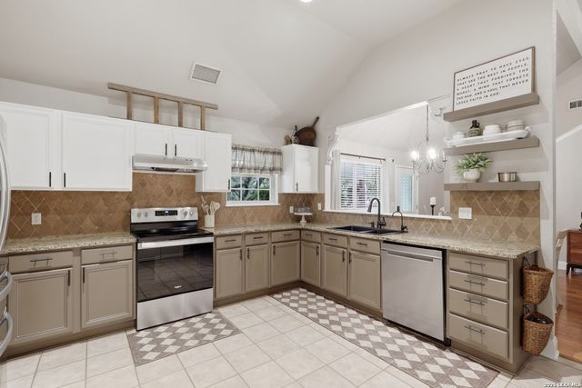 4875 Spreading Oak, Bulverde, TX 78163