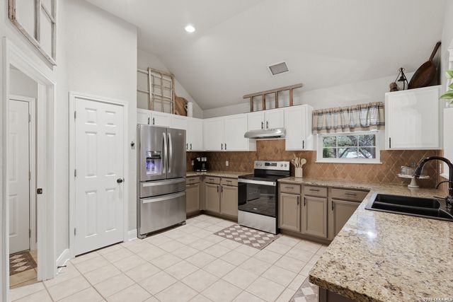 4875 Spreading Oak, Bulverde, TX 78163