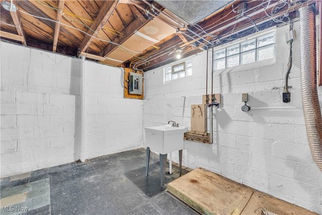 20990 Morris Avenue, Euclid, OH 44123