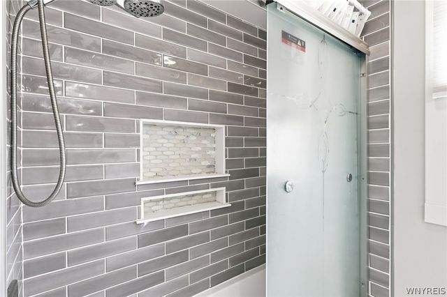 20 Leni Lane, Cheektowaga, NY 14225