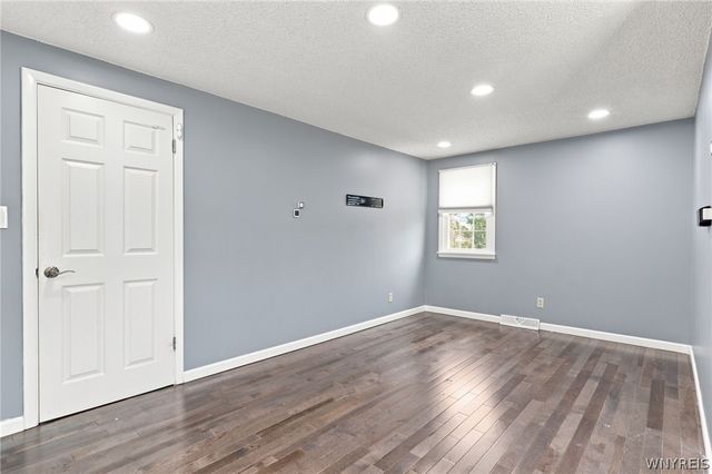 20 Leni Lane, Cheektowaga, NY 14225
