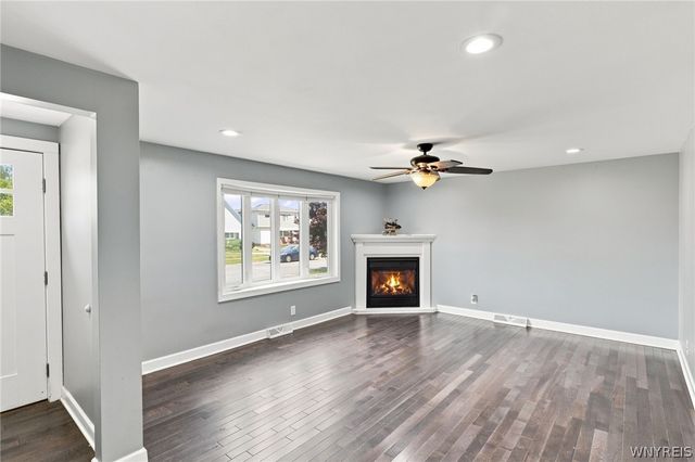 20 Leni Lane, Cheektowaga, NY 14225
