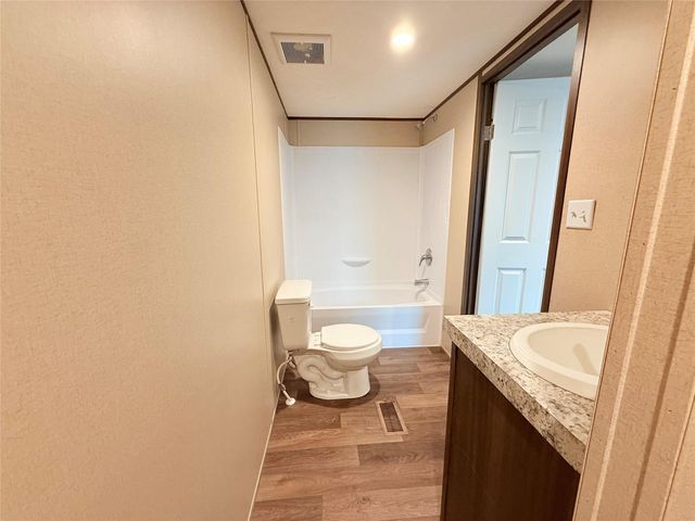 20470 Vick Drive 20440, New Caney, TX 77357