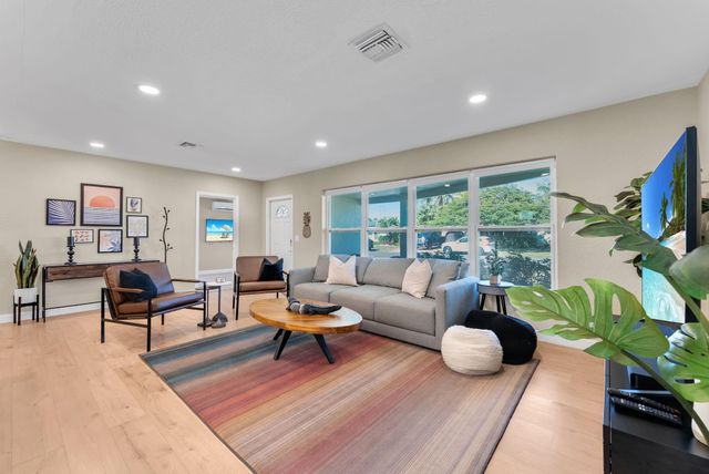 190 NE 21st Street, Boca Raton, FL 33431