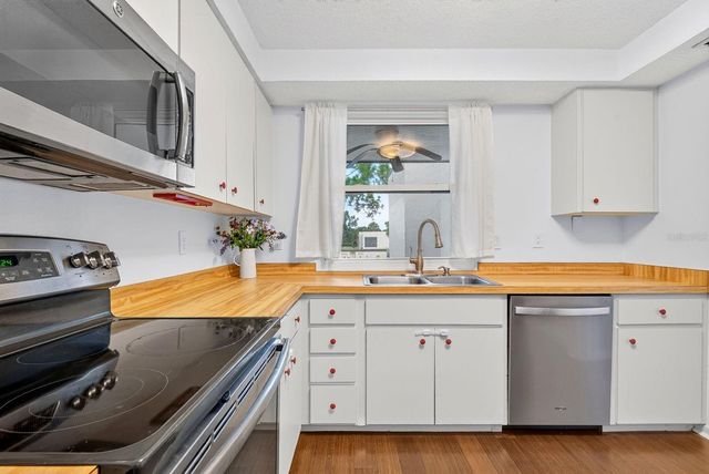 5030 MARSH FIELD ROAD 22, Sarasota, FL 34235