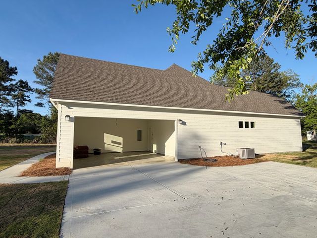 13 Stillwaters Lane, Hamilton, GA 31811